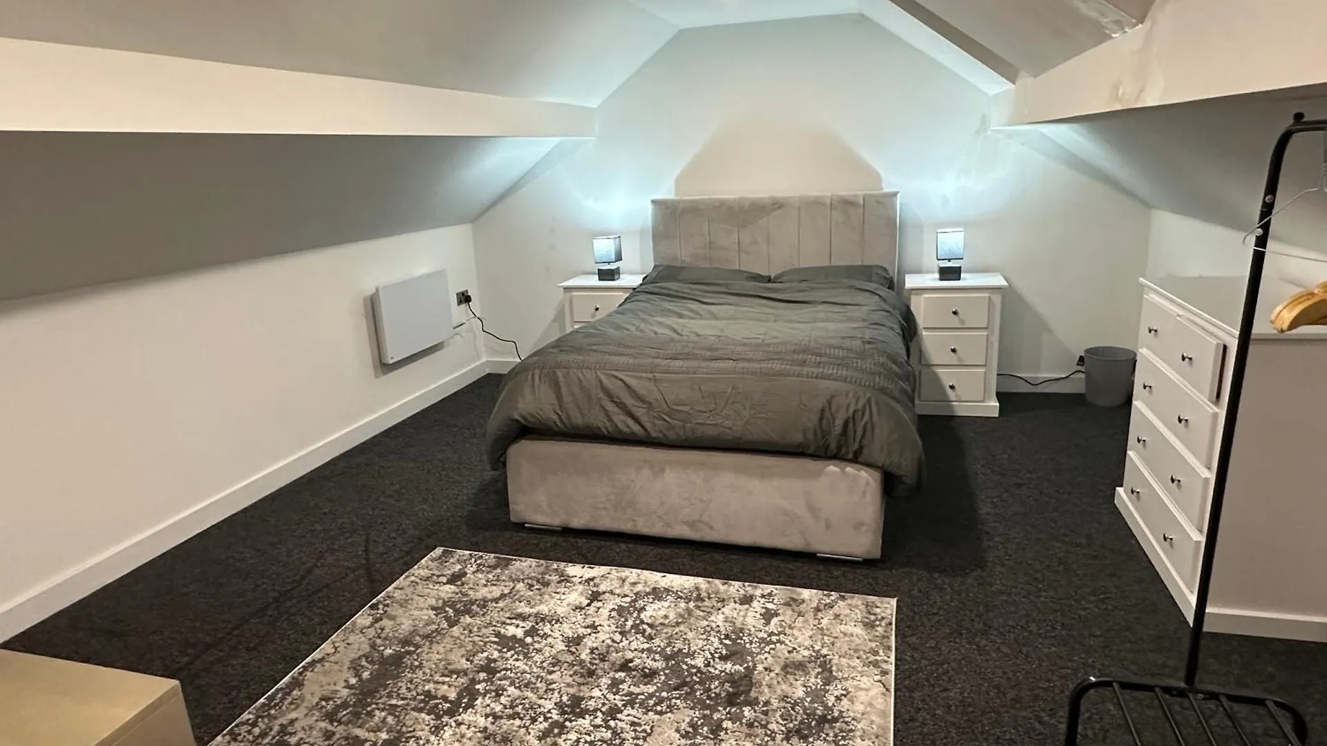 City Canal, Open Space, Spotless, 2 Levels, 4Pp, Free Parking, 5G Wifi Sheffield Appartement
